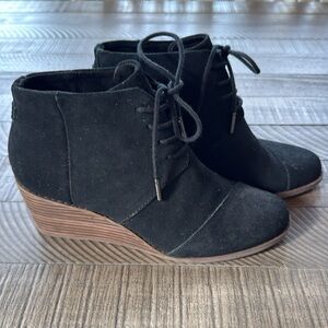 TOMS Black Suede Hyde Heeled Boot Women’s Size 7.5